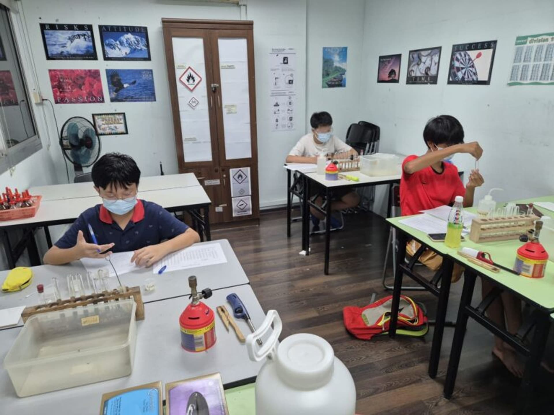 Small-group chemistry practical coaching